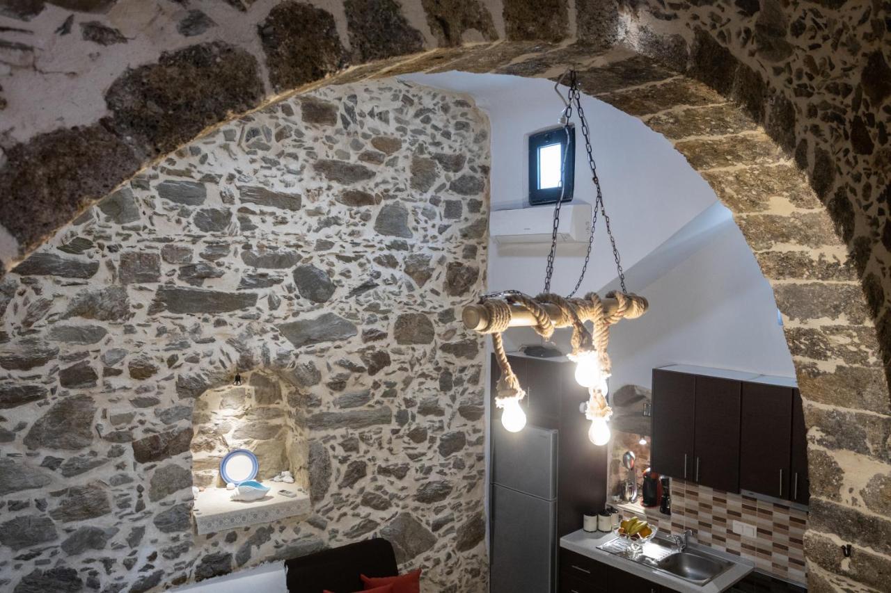 Petrino Paradosiako Kerames Buitenkant foto